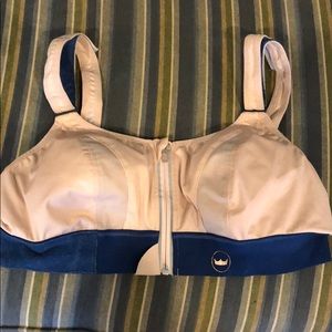 Shefit sports bra